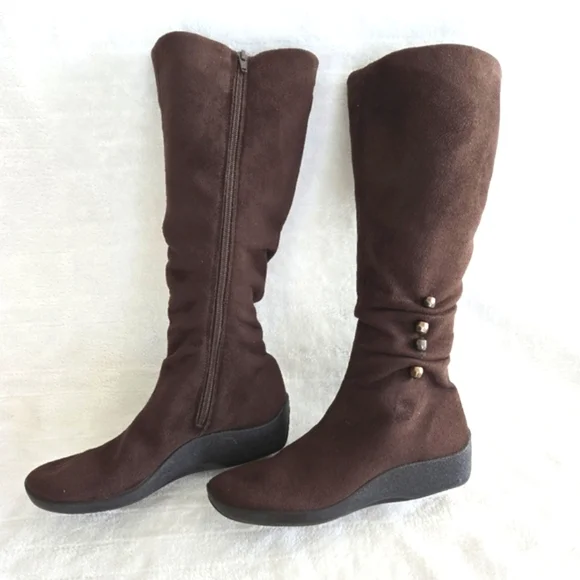 Womens Elegant Brown Knee-High Boots Sz 7.5 Casual Comfort Low Wedge Heel - Picture 3 of 9